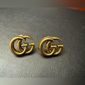 Brand new Gucci Gold Interlocking studs Earrings